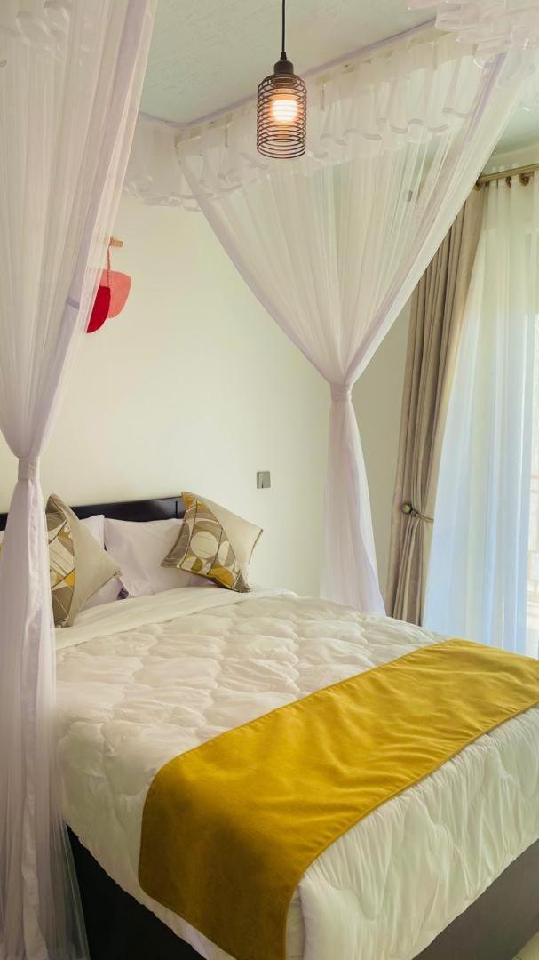 Victoria View Boutique Hotels Kigo Entebbe Bagian luar foto