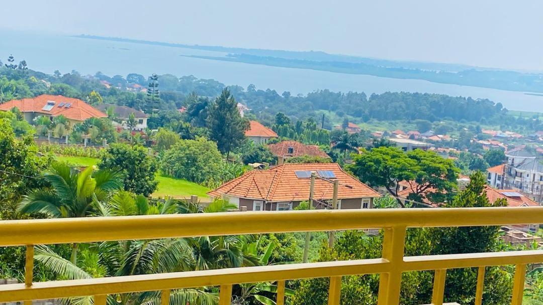 Victoria View Boutique Hotels Kigo Entebbe Bagian luar foto